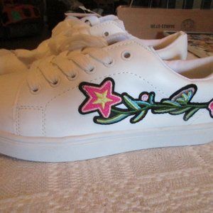 Brash Bloom Cut Tennis Show White size  4 1/2